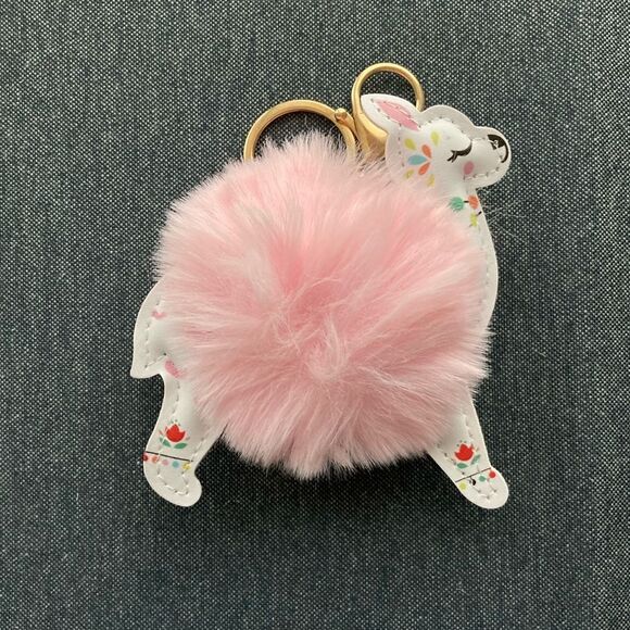 Alpaca Pom Pom Keychain - Picture 4 of 4